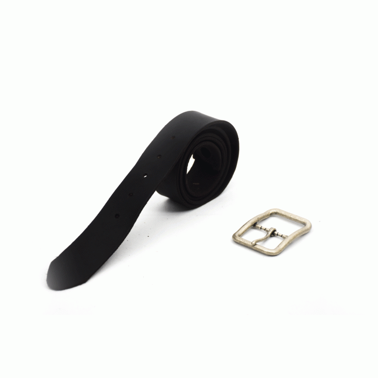 Cinturón negro de cuero vacuno